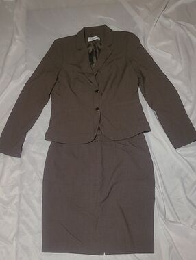 Calvin Klein Women's Skirt Suit In Heather Brown.   Please See  Measurements